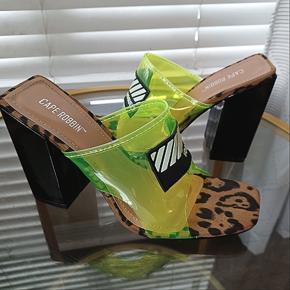 Cape Robbin Camryn Perspex High Heels - Picture 3 of 12